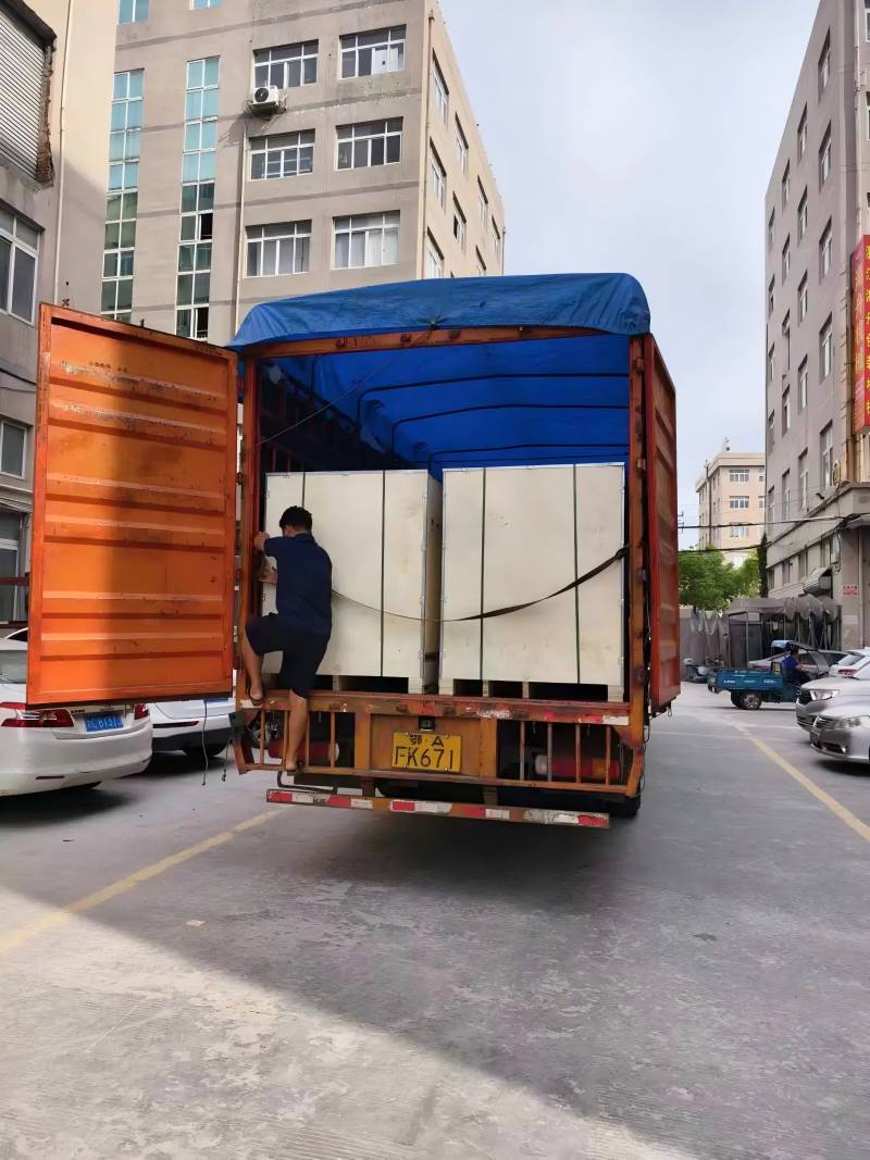 Hoe zorgt LIDBAO voor de veiligheid van schoenen naaimachines tijdens het transport?